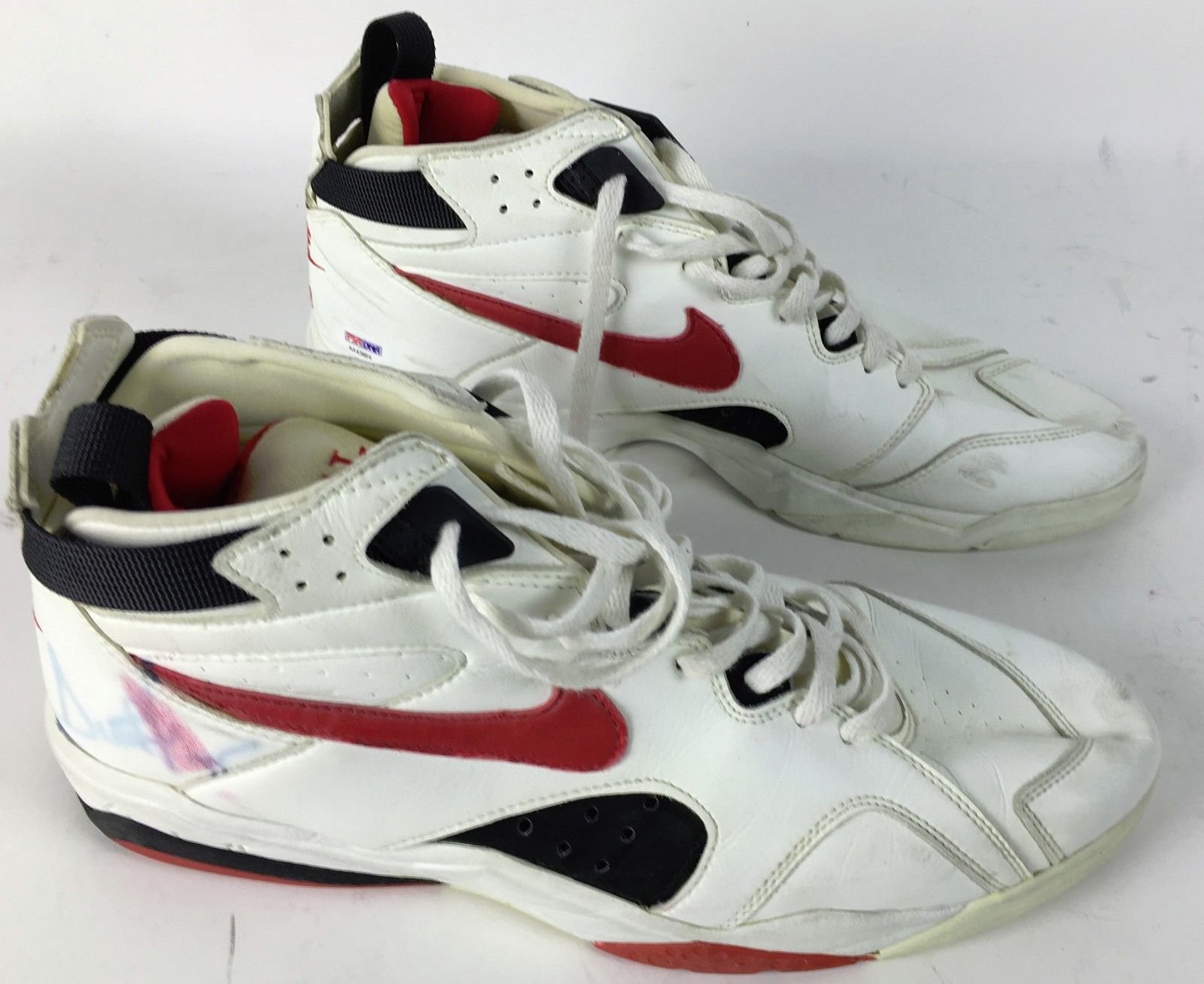 Lot Detail - Scottie Pippen Signed & Game Used 1993 ...