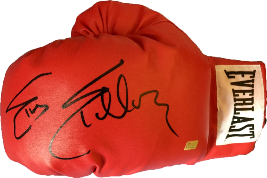 Rocky: Sylvester Stallone Superb Signed Boxing Glove (Celebrity Authentics & Beckett/BAS Guaranteed)