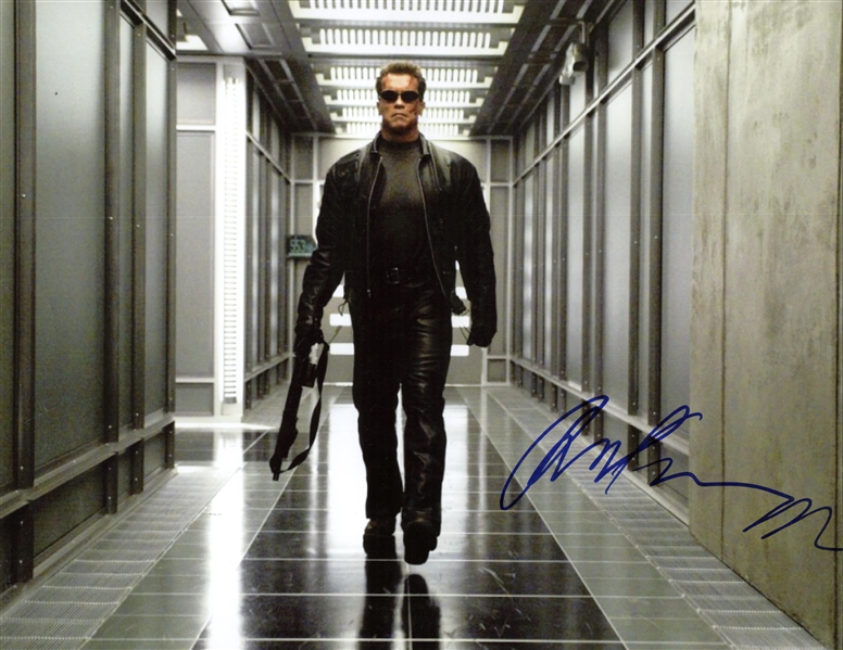 Arnold Schwarzeneggar Signed 11" x 14" Terminator Photograph (Beckett/BAS Guaranteed)