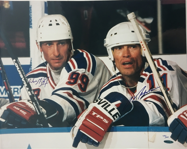 Wayne Gretzky & Mark Messier Dual Signed 16" x 20" Color Photograph (Upper Deck)