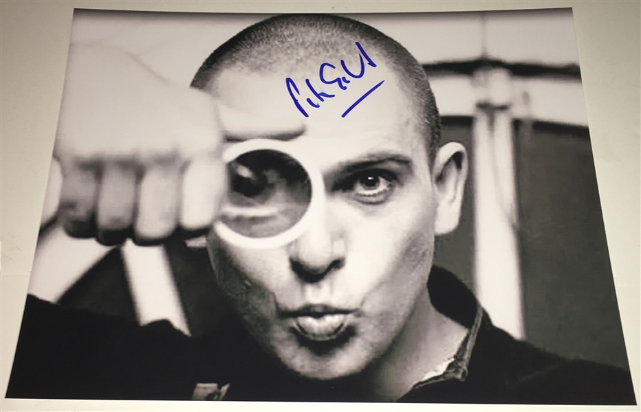 Peter Gabriel Signed 11" x 14" B&W Photograph (BAS/Beckett Guaranteed)