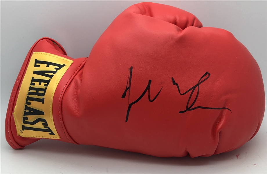 Robert De Niro Signed Red Everlast Boxing Glove (BAS/Beckett Guaranteed)