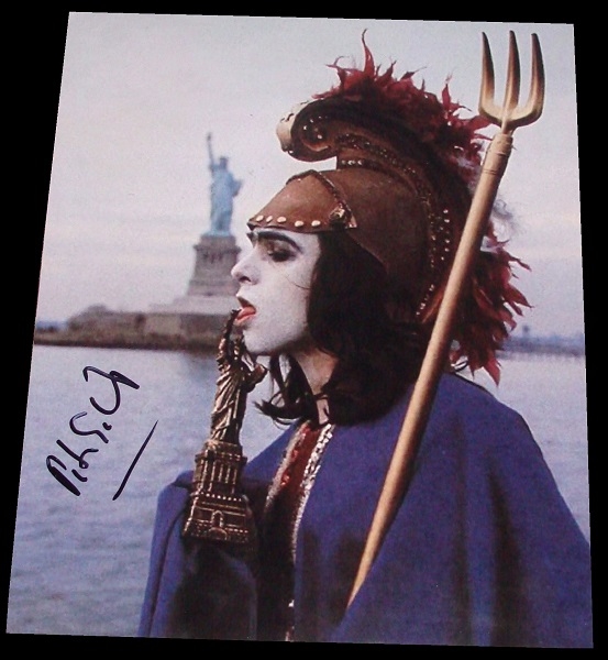 Peter Gabriel Signed 11" x 14" B&W Photograph (BAS/Beckett Guaranteed)