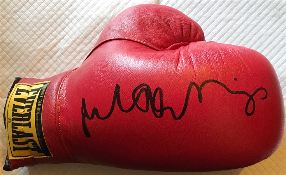 Robert De Niro Rare In-Person Signed Everlast Boxing Glove (Beckett/BAS Guaranteed)