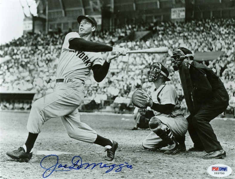 Joe DiMaggio Near-Mint Signed 8" x 10" Yankees Photograph (PSA/DNA)