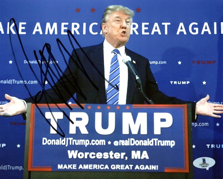 President Donald Trump Signed 8" x 10" Color Photograph (BAS/Beckett)
