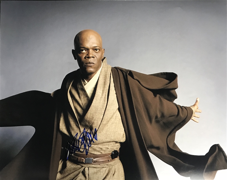 Samuel L. Jackson Signed 16" x 20" Color "Star Wars" Photograph (Beckett/BAS Guaranteed)