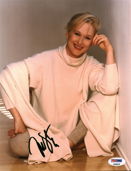 Meryl Streep Signed 8" x 10" Color Photograph (PSA/DNA)