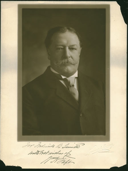 President William Taft Signed Harris & Ewing Presidential Portrait 9" x 12" Photo (Beckett/BAS Guaranteed)