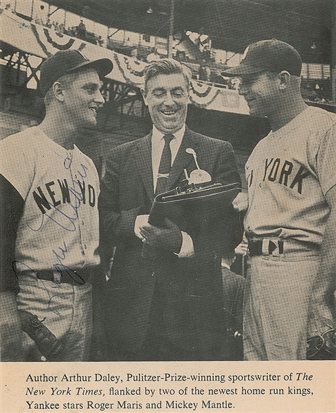 Roger Maris Signed 1961 4" x 5" Newspaper Photograph w/ Mickey Mantle! (PSA/DNA)