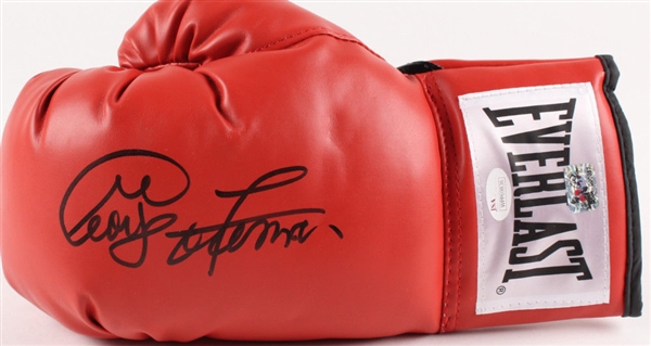 George Foreman Signed Everlast Boxing Glove (Foreman Holo & JSA)