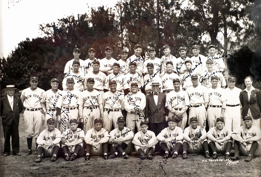 1938 World Series Champion NY Yankees Team Signed 8" x 10" Photograph w/ Gehrig! (PSA/DNA)