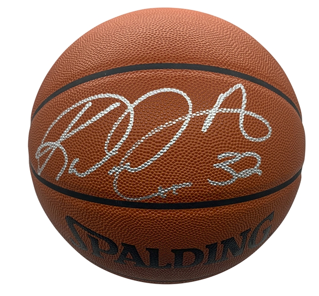 Karl Malone Near-Mint Signed Official NBA Leather Basketball (Beckett/BAS Guaranteed)
