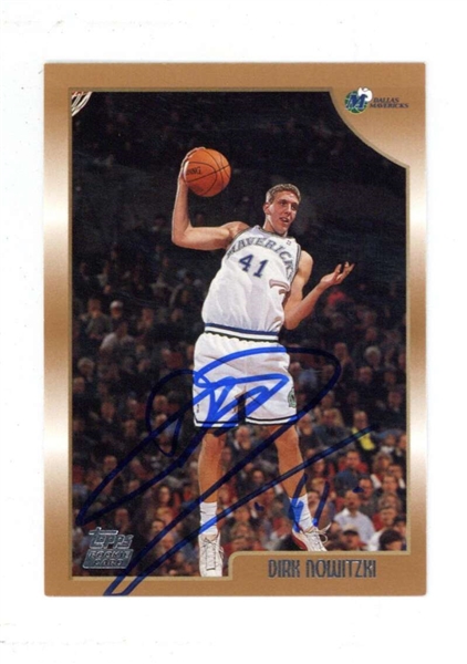 Dirk Nowitzki Signed 1999 Topps Rookie Card (JSA)
