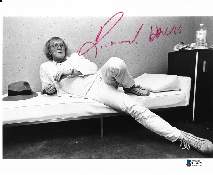 Richard Harris Signed 8" x 10" B&W Photograph (Beckett/BAS)