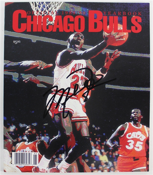 1989-90 Chicago Bulls Team & Staff Signed Souvenir Yearbook with Michael Jordan, Jerry Krause, etc. (12 Sigs)(Beckett/BAS LOA)