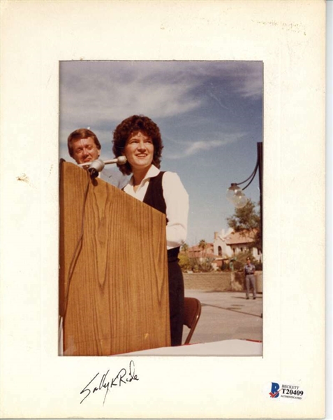 Sally Ride Signed 7" x 9" Photograph (Beckett/BAS)