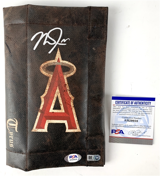 Mike Trout 2018 Game Used & Signed Pine Tar Rag :: Used 9-29-2018 Angels vs As (MLB Authentication & PSA/DNA)