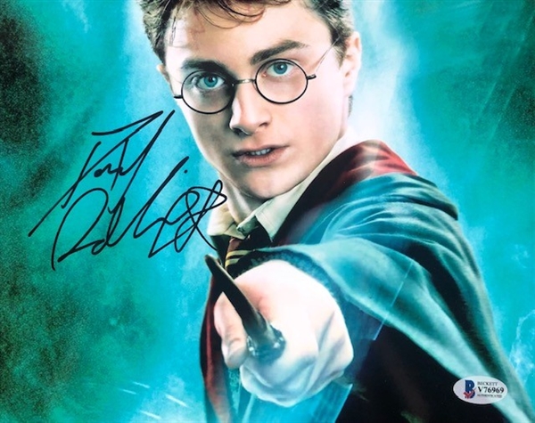 Daniel Radcliffe Signed 10" x 8" Photograph (Beckett/BAS)