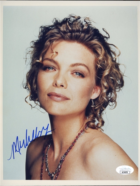 Michelle Pfeiffer Signed 8" x 10" Photo (JSA COA)