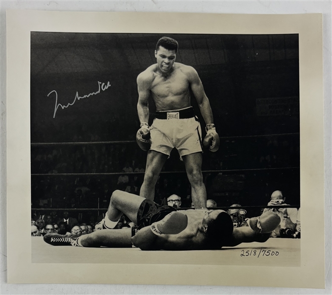Muhammad Ali Signed Ltd. Ed. 6.75" x 7.75" Photograph (Third Party Guaranteed)
