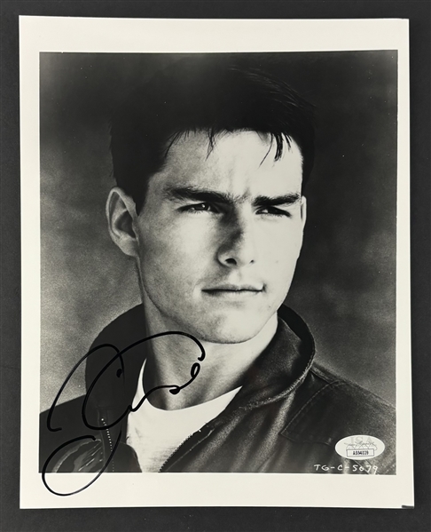Tom Cruise Signed 8" x 10" B&W Portrait Photo (JSA)