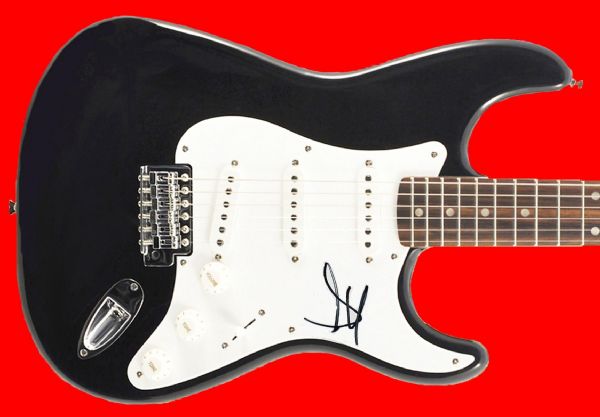 Steven Tyler Signed Signed Stratocaster Style Electric Guitar(PSA/DNA)