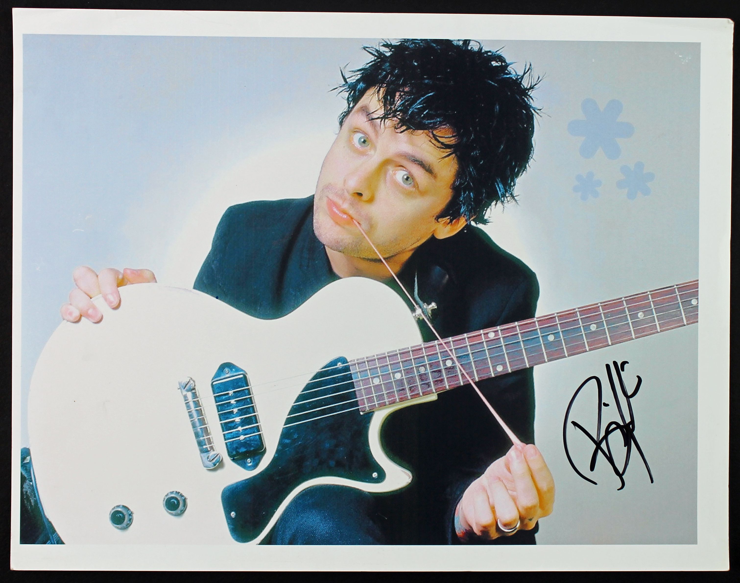 Lot Detail - Green Day: Billy Joe Armstrong Signed 8
