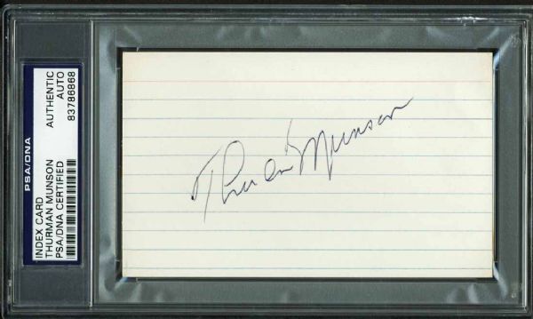Thurman Munson Superbly Signed 3" x 5" Index Card (PSA/DNA Encapsulated)