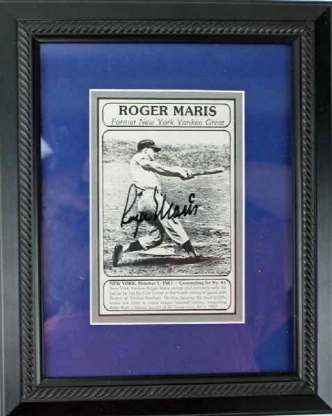 Roger Maris Signed 61st Home Run 4" x 6" Photo PSA/DNA Graded MINT 9