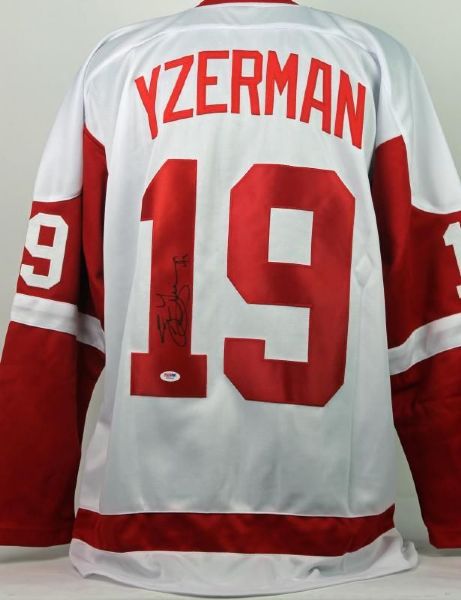 Steve Yzerman Signed Red Wings Jersey (PSA/DNA)