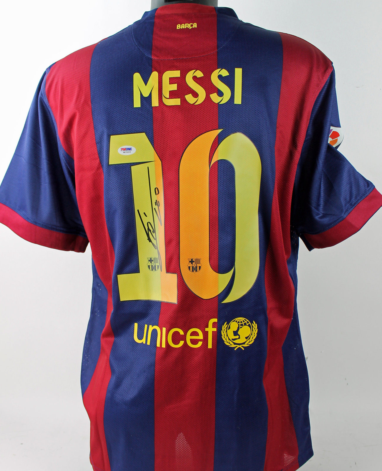 Lot Detail - Lionel Messi Signed FC Barcelona Soccer Jersey (PSA/DNA ITP)