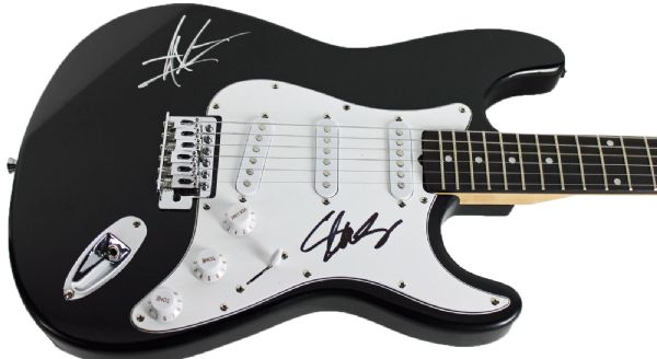 Guns N Roses: Slash & Axl Rose Signed Electric Guitar (PSA/DNA)