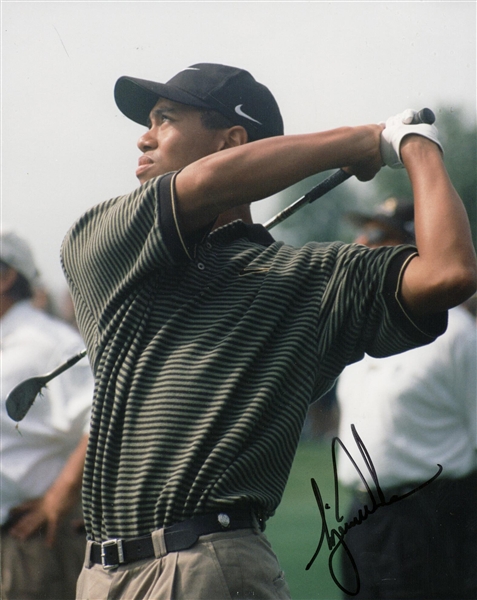 Tiger Woods Near-Mint Signed 8" x 10" Color Photograph (PSA/JSA Guaranteed)
