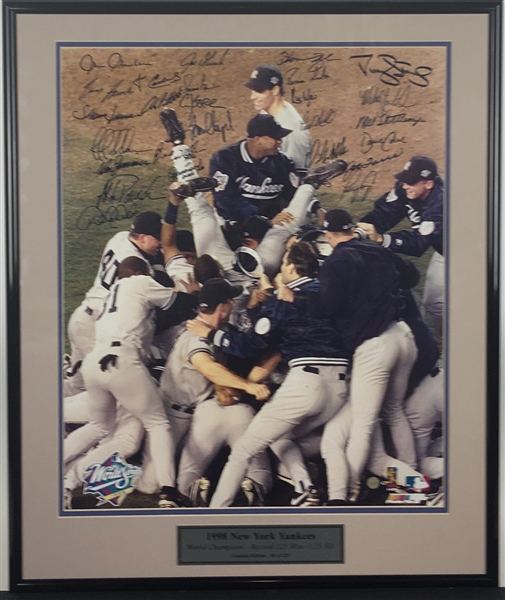 1998 NY Yankees Team Signed Limited Edition 16" x 20" Color Photograph (Beckett)