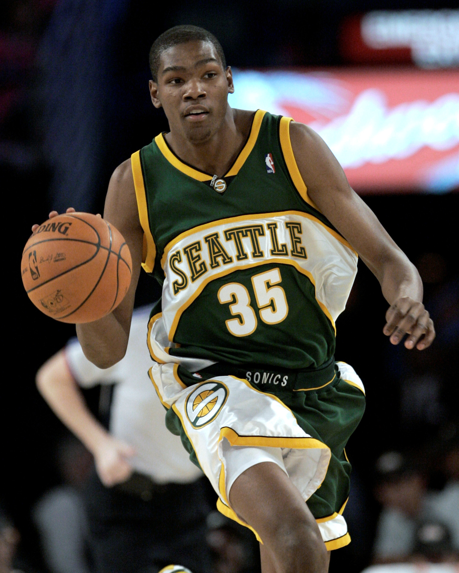 Kevin Durant returned to Seattle, addressed crowd wearing a classic  SuperSonics jersey - Article - Bardown