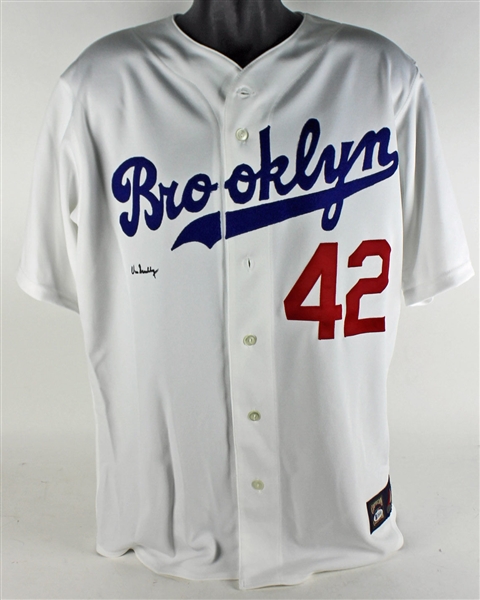 Vin Scully Signed Cooperstown Collection Jackie Robinson Jersey (BAS/Beckett)