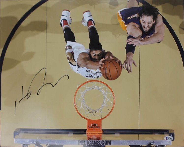 Pelicans: Anthony Davis Signed 16" x 20" Photo (BAS/Beckett)