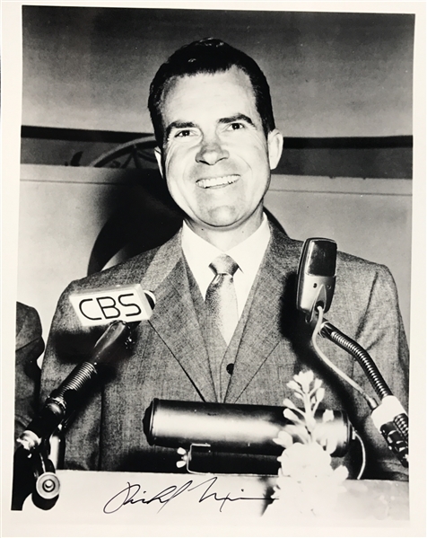 President Richard Nixon Signed 8" x 10" B&W Photograph (Beckett/BAS Guaranteed)