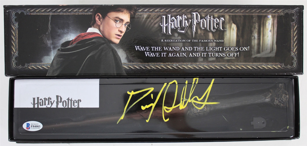 Daniel Radcliffe Signed Harry Potter Wand (Beckett/BAS)
