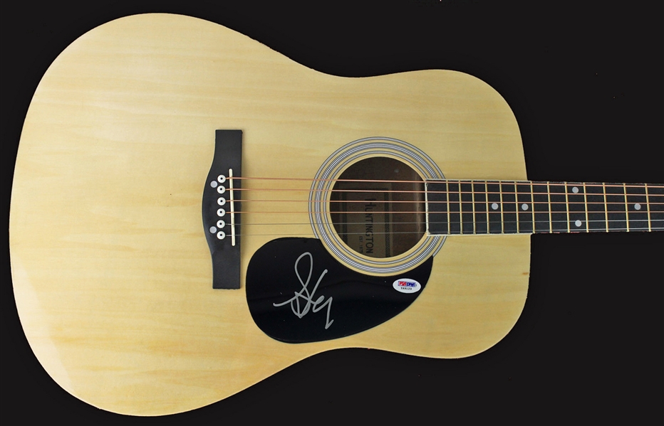 Aerosmith: Steven Tyler Signed Acoustic Guitar (PSA/DNA)