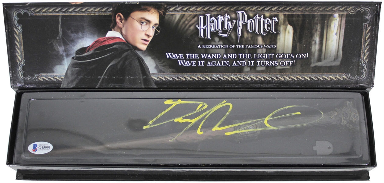 Daniel Radcliffe Signed Harry Potter Wand (Beckett/BAS)