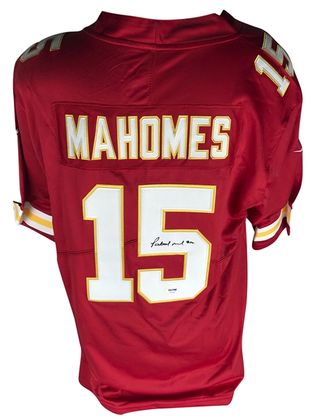 Patrick Mahomes Signed Kansas City Chiefs Home Jersey (PSA/DNA)