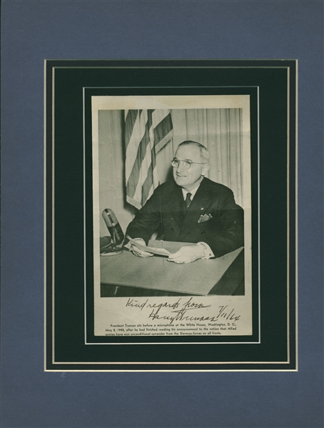 President Harry Truman Signed 5" x 8" Magazine Photograph (Beckett/BAS Guaranteed)