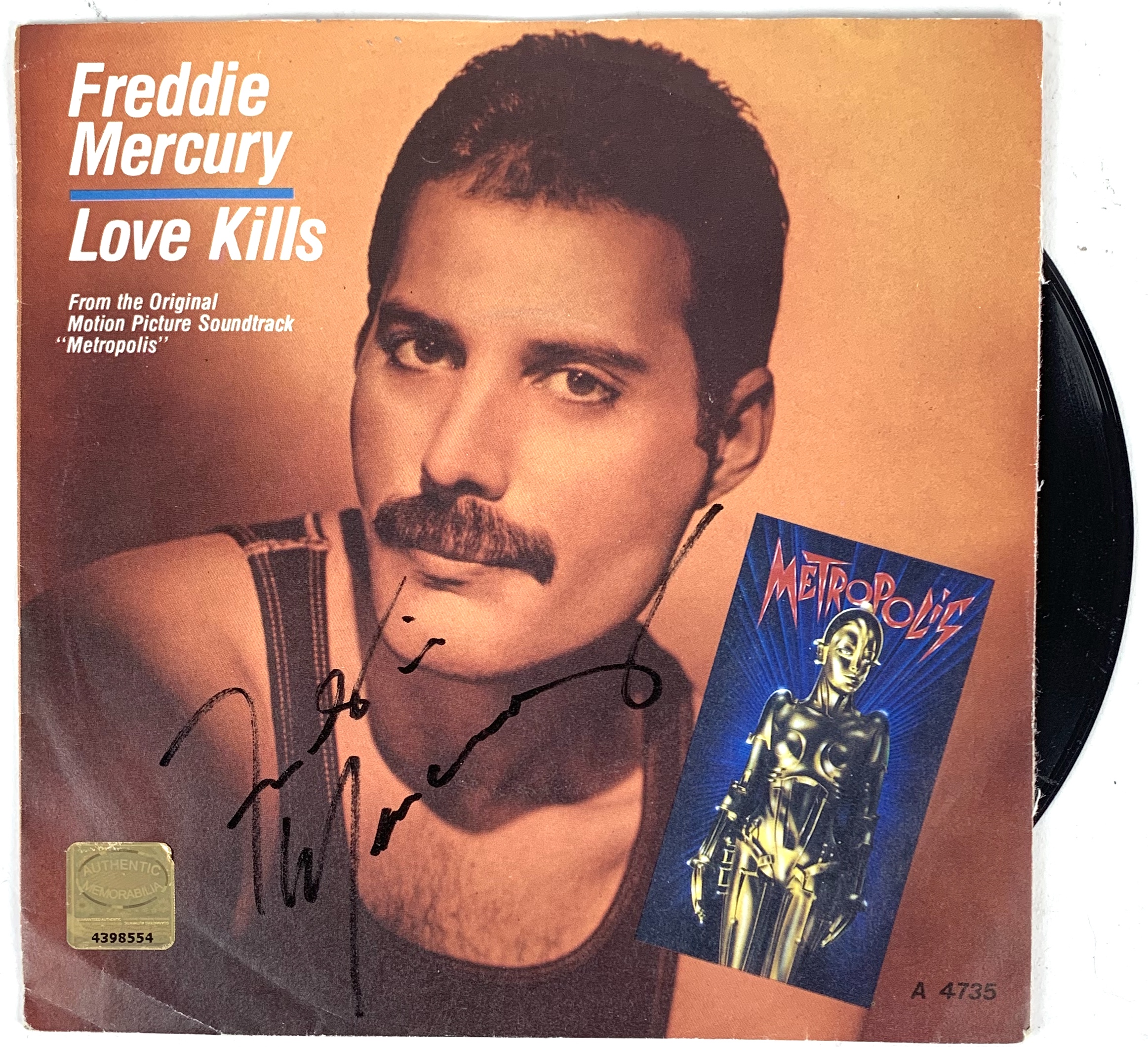 Фредди меркьюри слушать. Freddie Mercury автограф. Freddie Mercury Love Kills. Queen Фредди Меркьюри обложка.