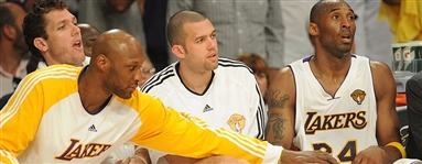Watch: Kobe's 2010 Finals warmup jersey surfaces on 'Pawn Stars