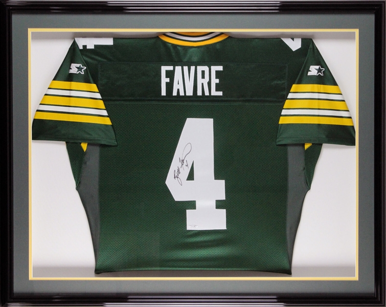 Brett Favre Signed Green Bay Packers Jersey in Framed Display (Beckett/BAS)