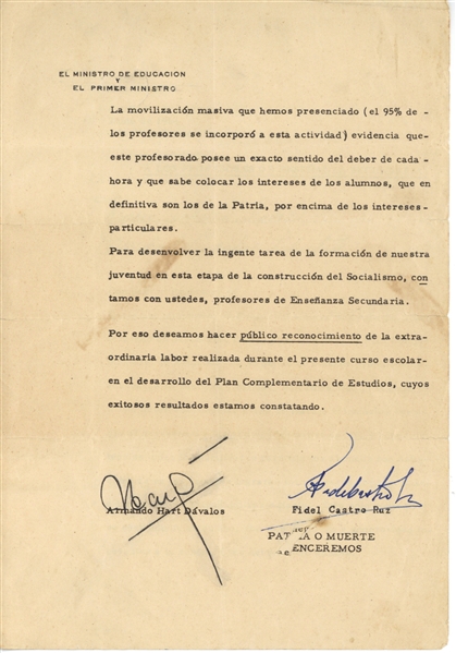 Fidel Castro Near-Mint Signed Vintage Cuban Document (JSA)