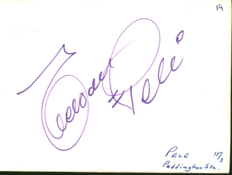 Pele Vintage Signed 5" x 4" Album Page (Beckett/BAS Guaranteed)