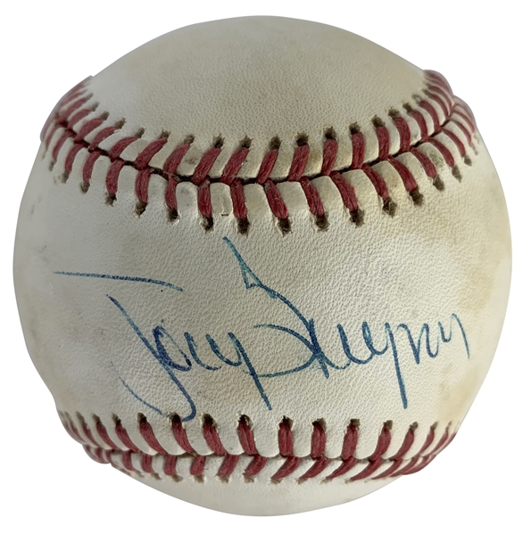 Tony Gwynn Vintage Signed ONL Baseball (Beckett/BAS Guaranteed)